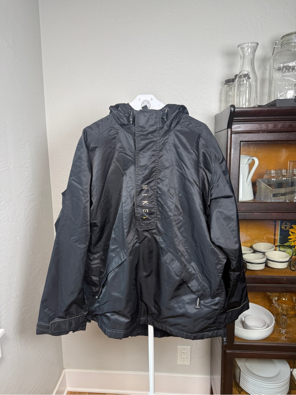 Vintage Nike Black Hooded Mesh Lined Windbreaker Jacket Made in Taiwan Size L
